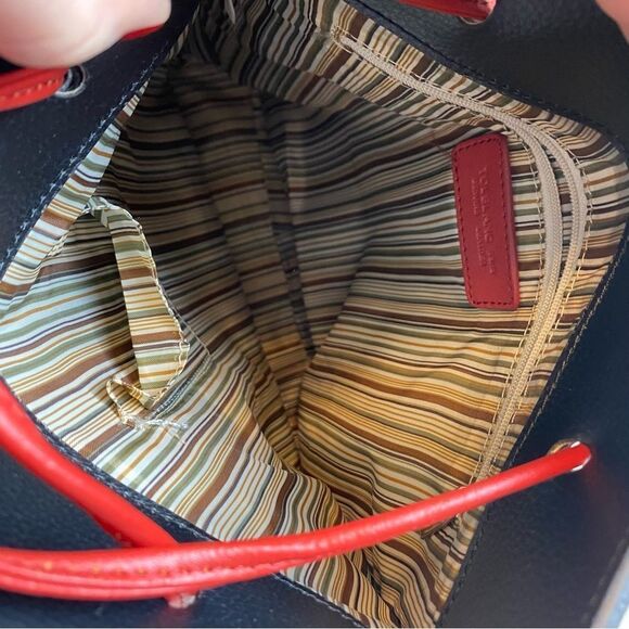 Tolblanc Black and Red Leather Convertible Shoulder Bag to Backpack Bag - Picture 5 of 14